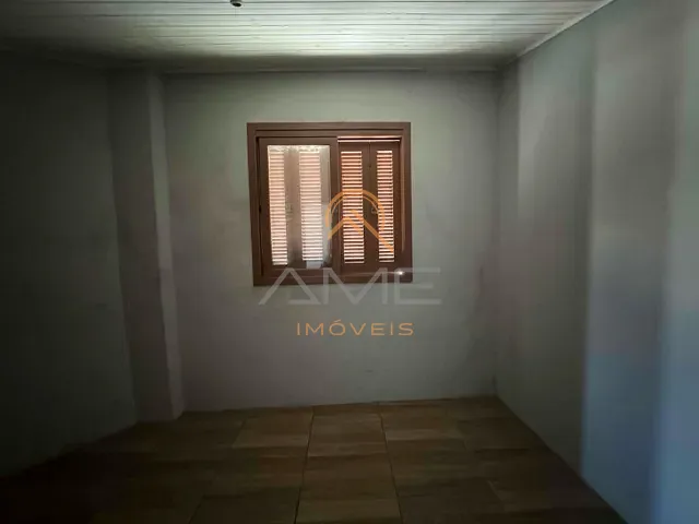 Casa com 75m² 2 quartos e 1 banheiro, à venda ou para alugar, no bairro Porto em Pelotas