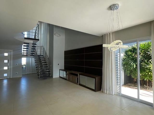 Casa com 450m² 3 quartos e 1 banheiro, à venda ou para alugar, no bairro Riviera Tamborlim em Americana