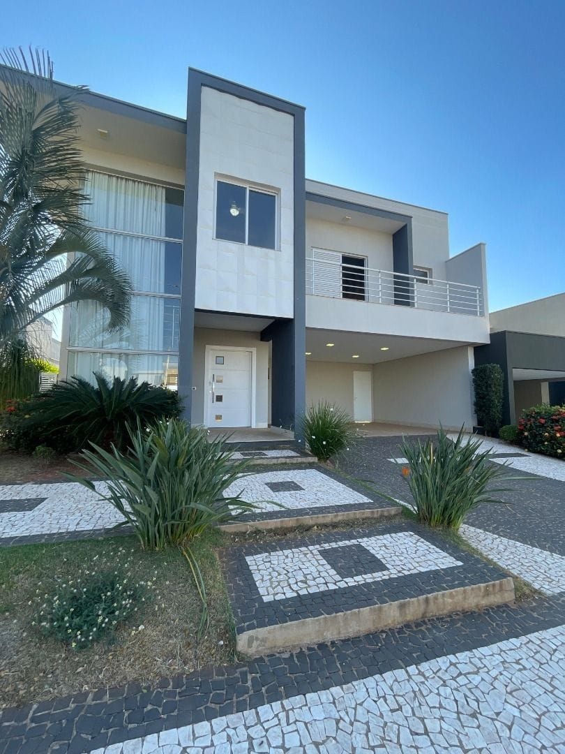 Casa, 3 quartos, 266 m² - Foto 1