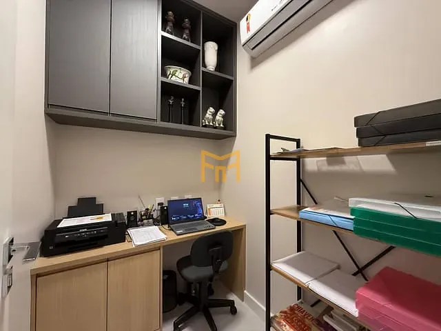 Casa com 450m² 4 quartos e 6 banheiros, à venda, no bairro Parque Verde em Belém