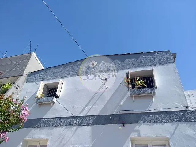Casa com 200m² 3 quartos e 2 banheiros, para alugar, no bairro Centro em Pelotas