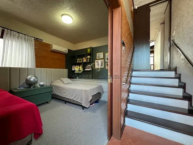 Casa com 360m² 3 quartos e 2 banheiros, à venda, no bairro Pedra Branca em Palhoça