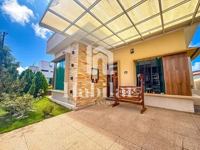 Casa com 300m² 3 quartos e 3 banheiros, à venda, no bairro Matapoã em Aracaju