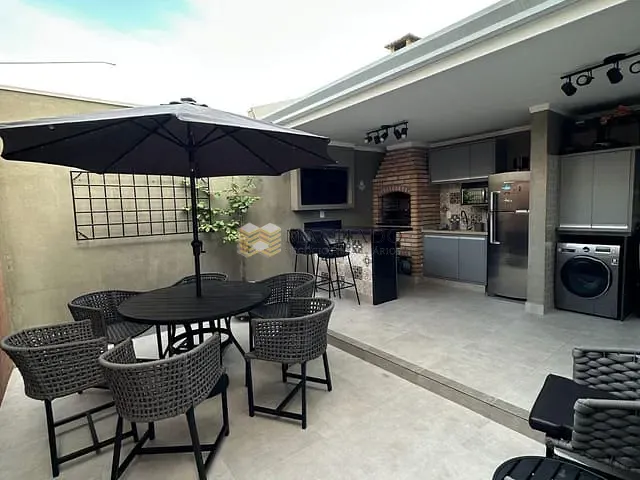 Casa 3 quartos e 3 banheiros, à venda, no bairro Jardim Colonial em Jundiaí