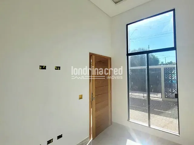 Casa com 150m² 3 quartos e 2 banheiros, à venda, no bairro Antares em Londrina