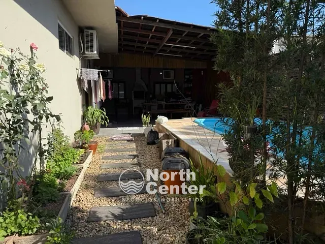Casa com 360m² 3 quartos e 3 banheiros, à venda, no bairro Jardim Sofia em Joinville