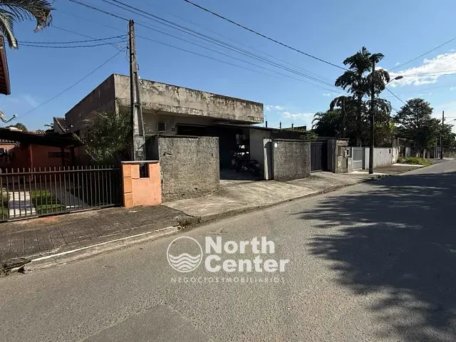 Casa com 360m² 3 quartos e 3 banheiros, à venda, no bairro Jardim Sofia em Joinville
