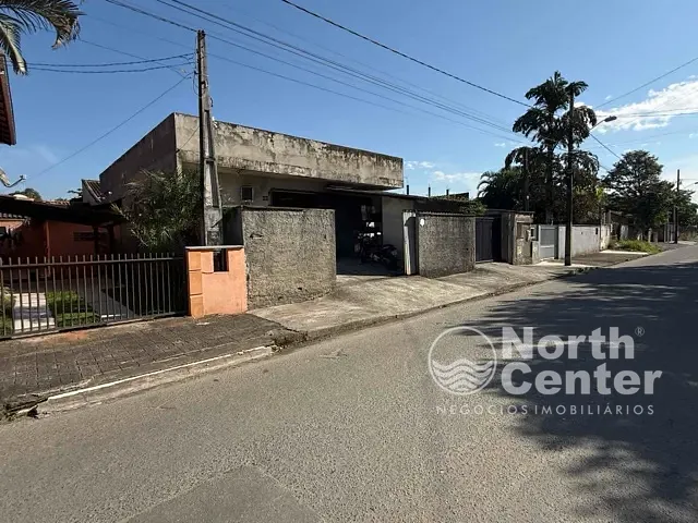 Casa com 360m² 3 quartos e 3 banheiros, à venda, no bairro Jardim Sofia em Joinville