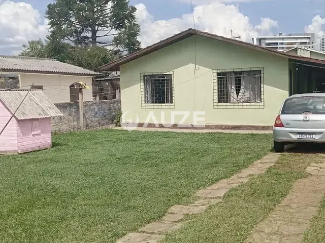 Casa com 372m² 3 quartos e 1 banheiro, à venda, no bairro Orleans em Curitiba