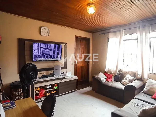 Casa com 372m² 3 quartos e 1 banheiro, à venda, no bairro Orleans em Curitiba