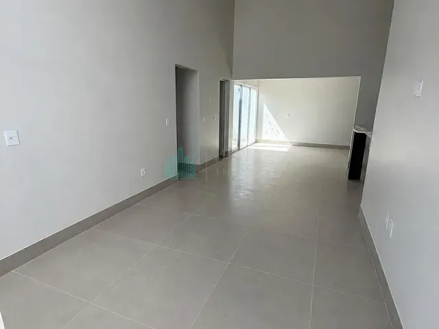 Casa 3 quartos e 1 banheiro, à venda, no bairro Loteamento Residencial e Comercial Jardim Athenas em Catalão