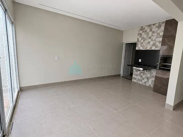 Casa 3 quartos e 1 banheiro, à venda, no bairro Loteamento Residencial e Comercial Jardim Athenas em Catalão