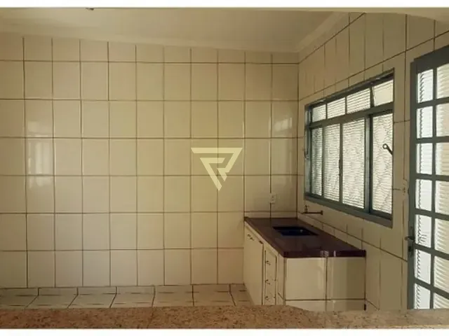 Casa com 250m² 3 quartos e 4 banheiros, à venda, no bairro Ipiranga em Ribeirão Preto