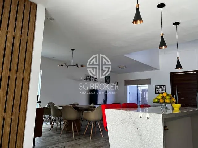 Casa 3 quartos e 5 banheiros, à venda, no bairro Recreio dos Bandeirantes em Rio de Janeiro
