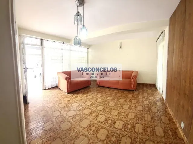 Casa com 300m² 3 quartos e 2 banheiros, à venda, no bairro Vila Adyana em São José dos Campos