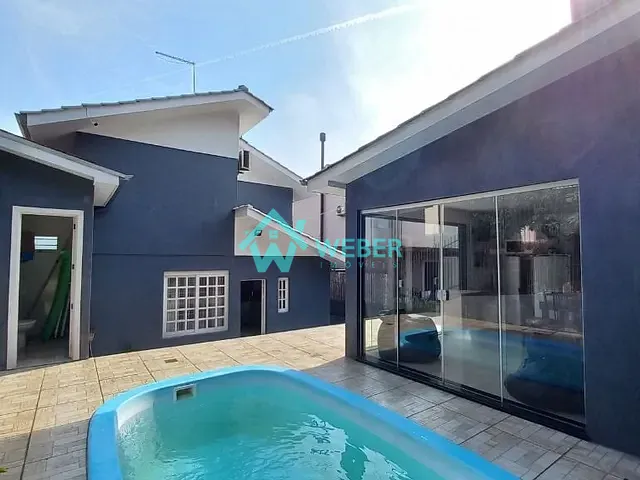Casa 3 quartos e 3 banheiros, à venda, no bairro Boa Vista em Novo Hamburgo