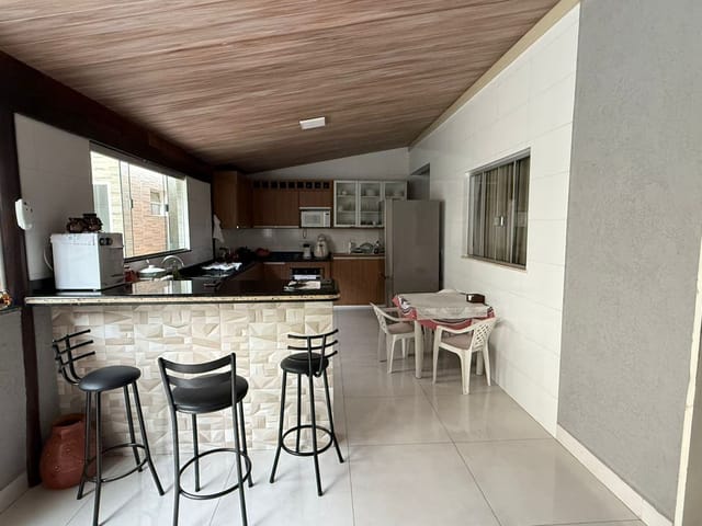 Casa com 420m² 3 quartos e 3 banheiros, à venda, no bairro Jardim Petrópolis em Goiânia