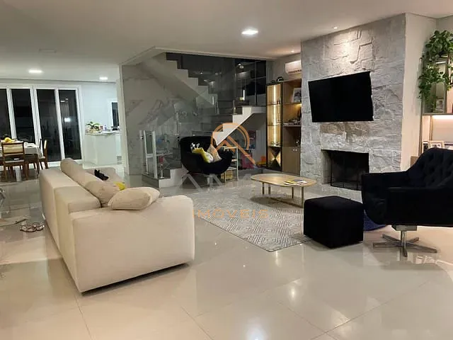 Casa 3 quartos e 3 banheiros, à venda, no bairro Laranjal em Pelotas