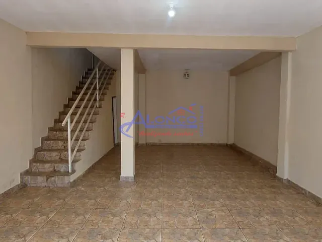 Casa com 125m² 2 quartos e 1 banheiro, para alugar, no bairro Vila Zezé em Jacareí