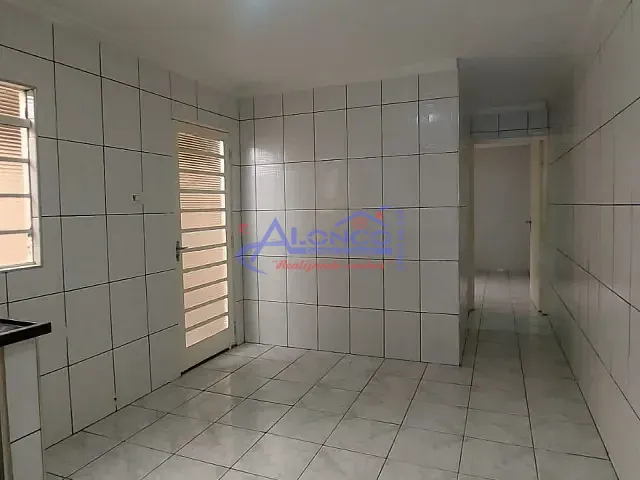 Casa com 125m² 2 quartos e 1 banheiro, para alugar, no bairro Vila Zezé em Jacareí