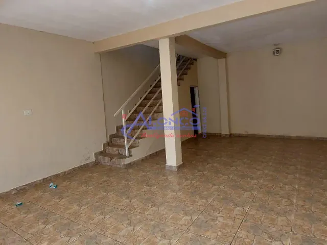 Casa com 125m² 2 quartos e 1 banheiro, para alugar, no bairro Vila Zezé em Jacareí