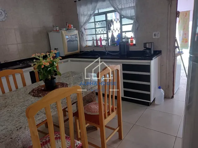 Casa com 250m² 2 quartos e 1 banheiro, à venda, no bairro Conjunto Residencial Araretama em Pindamonhangaba