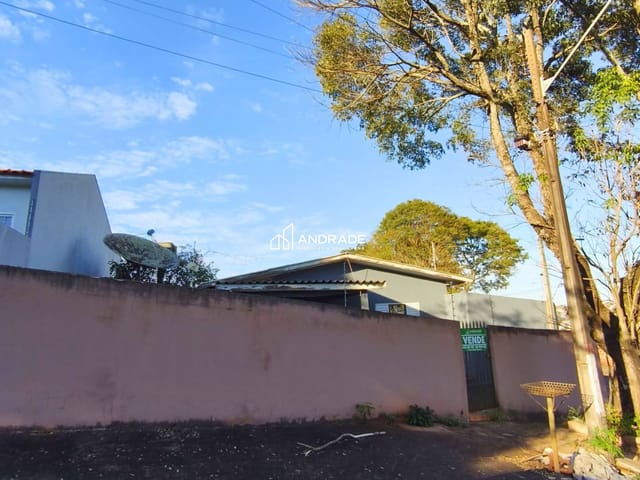 Casa com 208m² 2 quartos e 1 banheiro, à venda, no bairro Jardim Laranjeiras em Apucarana