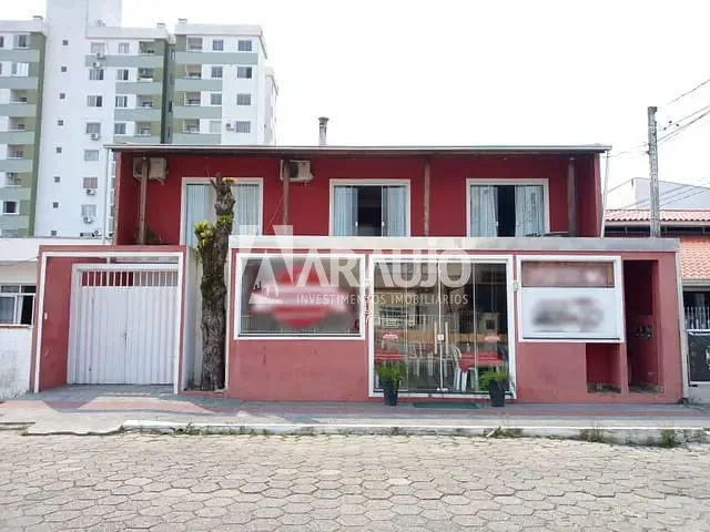 Casa com 432m² 2 quartos e 2 banheiros, à venda, no bairro São Vicente em Itajaí