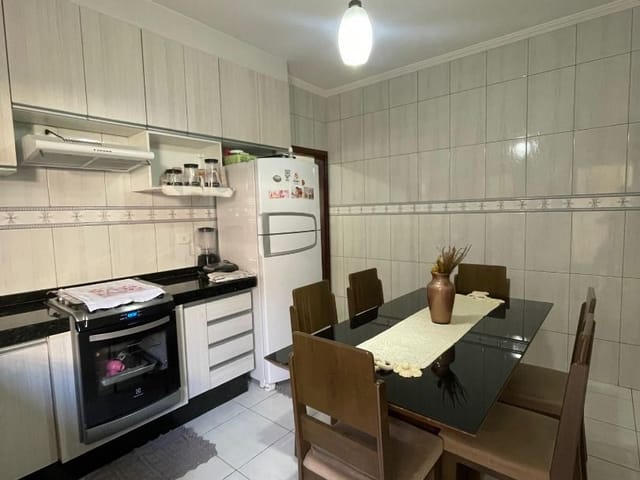 Casa com 150m² 3 quartos e 2 banheiros, à venda, no bairro Jardim Laudissi em Santa Bárbara D'Oeste