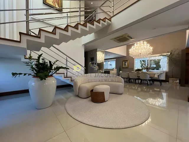 Casa com 532m² 5 quartos e 6 banheiros, à venda, no bairro Pedra Branca em Palhoça