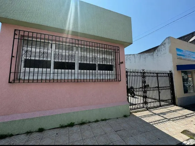 Casa com 225m² 5 quartos e 4 banheiros, à venda, no bairro Cirurgia em Aracaju