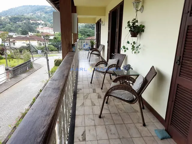 Casa 5 quartos e 4 banheiros, à venda, no bairro Quitandinha em Petrópolis