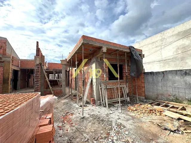 Casa com 180m² 3 quartos e 2 banheiros, à venda, no bairro Pineville em Pinhais