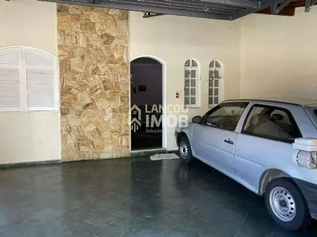 Casa com 217m² 3 quartos e 2 banheiros, à venda, no bairro Jardim Pacaembu em Jundiaí