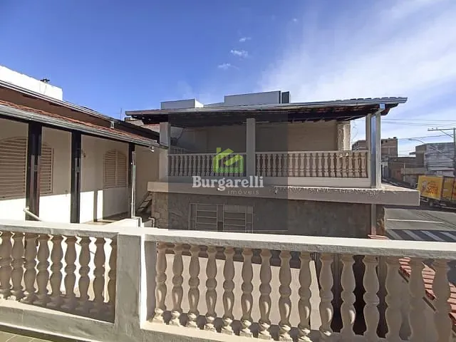 Casa 4 quartos e 6 banheiros, para alugar, no bairro Jardim Glória em Lavras