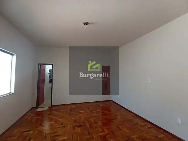 Casa 4 quartos e 6 banheiros, para alugar, no bairro Jardim Glória em Lavras