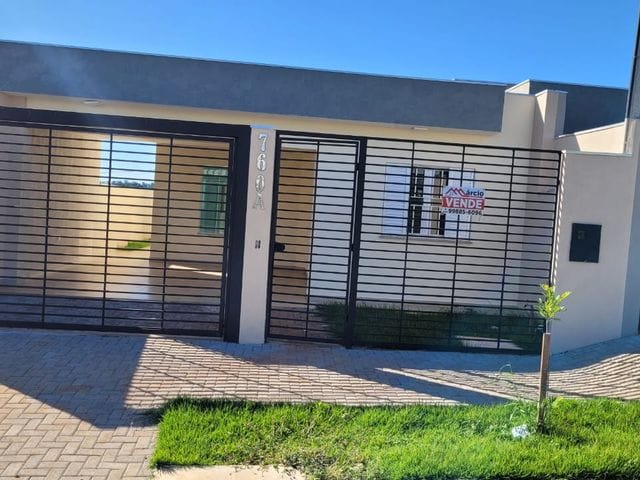 Casa com 200m² 3 quartos e 2 banheiros, à venda, no bairro Jardim Munique em Maringá