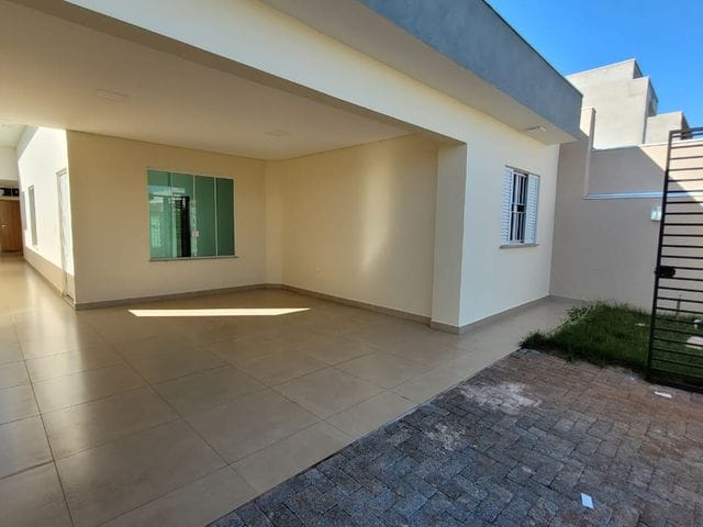Casa com 200m² 3 quartos e 2 banheiros, à venda, no bairro Jardim Munique em Maringá