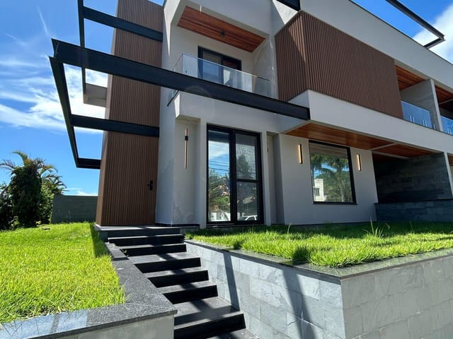 Casa com 450m² 3 quartos e 4 banheiros, à venda, no bairro Jurerê em Florianópolis