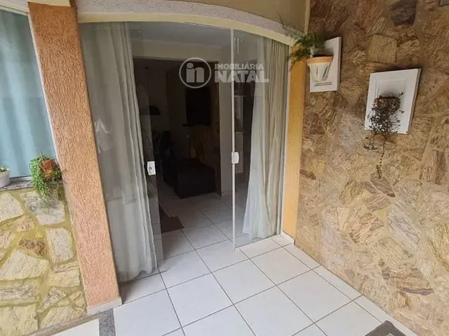 Casa com 360m² 4 quartos e 5 banheiros, à venda, no bairro Andrade em Londrina