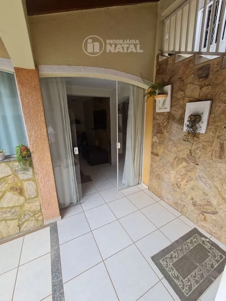 Casa, 4 quartos, 340 m² - Foto 2