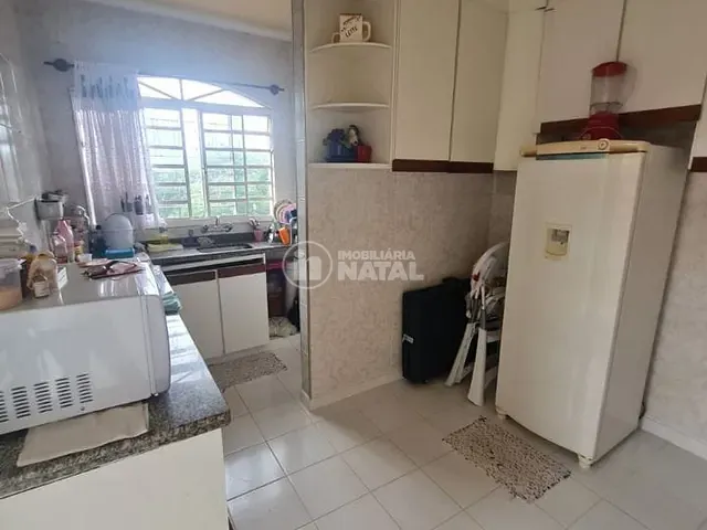 Casa com 360m² 4 quartos e 5 banheiros, à venda, no bairro Andrade em Londrina