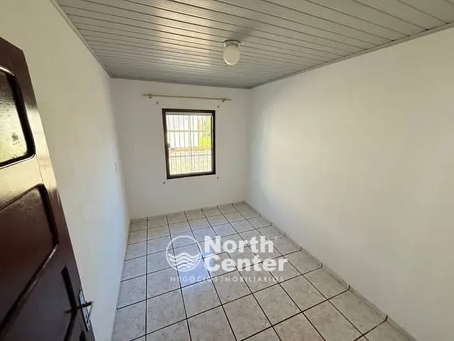 Casa 3 quartos e 1 banheiro, à venda, no bairro Pinheiros em Balneário Barra do Sul