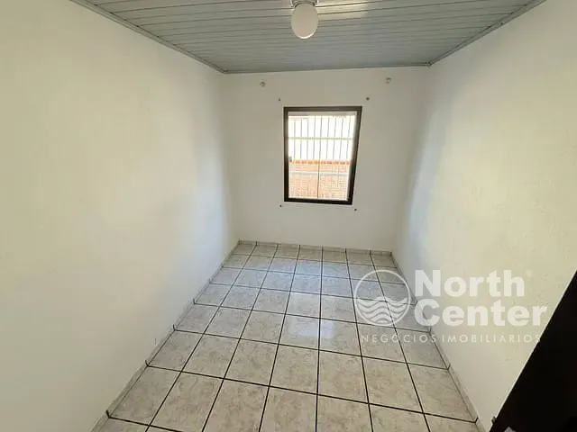 Casa 3 quartos e 1 banheiro, à venda, no bairro Pinheiros em Balneário Barra do Sul