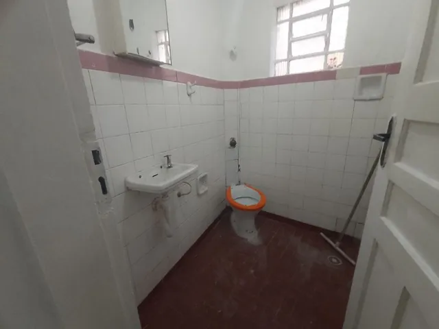 Casa com 300m² 1 quarto e 1 banheiro, para alugar, no bairro Chácara Mafalda em São Paulo