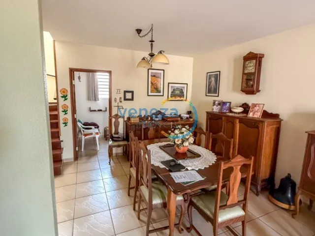 Casa com 230m² 5 quartos e 4 banheiros, à venda, no bairro SANTO ANTONIO em Londrina