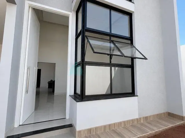 Casa 3 quartos e 2 banheiros, à venda, no bairro Residencial Village em Catalão