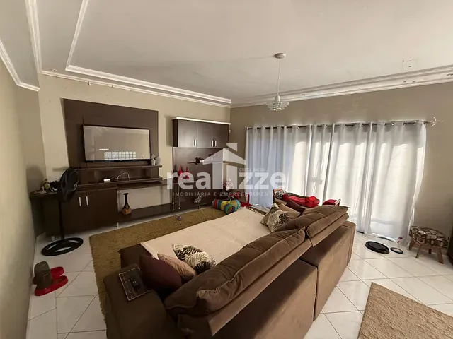 Casa 3 quartos e 3 banheiros, à venda, no bairro Santa Fé em Itapira