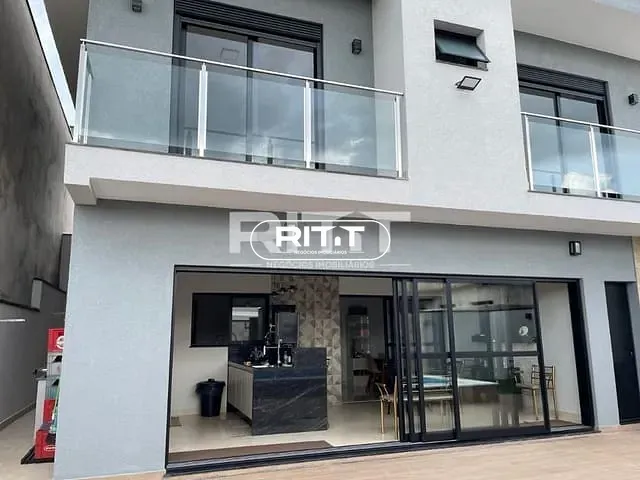 Casa com 300m² 3 quartos e 2 banheiros, à venda, no bairro Parque Brasil 500 em Paulínia