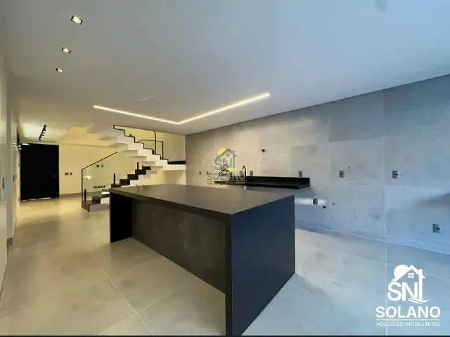 Casa com 267m² 4 quartos e 5 banheiros, à venda, no bairro Jardins Capri em Senador Canedo
